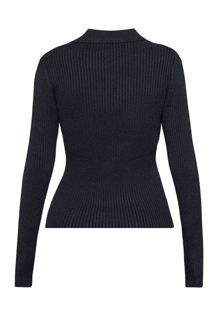 Sisters Point Hilea Peysa