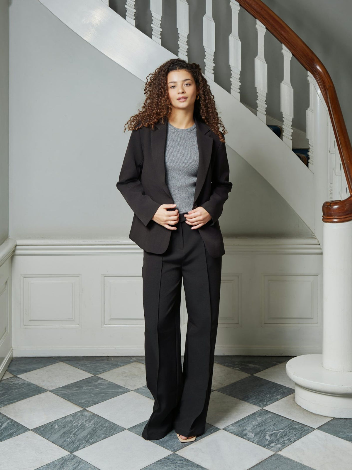 Neo Noir Francine Blazer