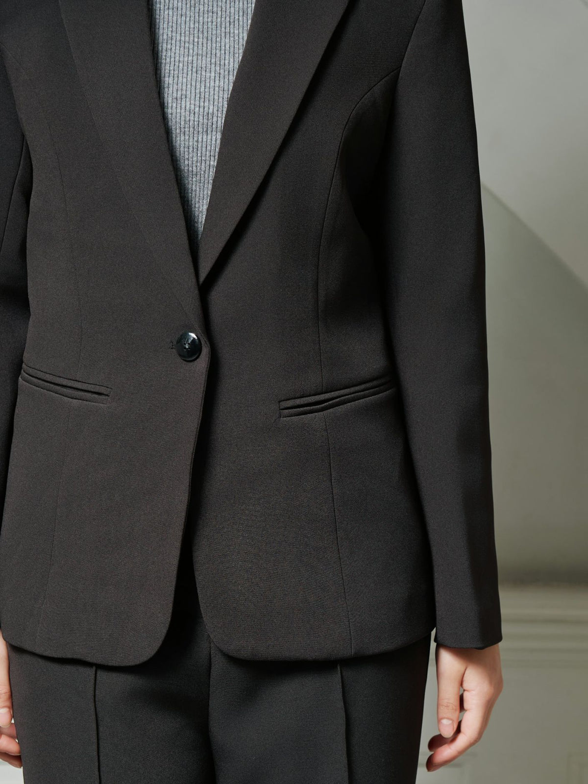 Neo Noir Francine Blazer