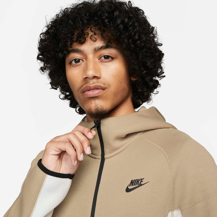 Nike Tech Fleece Peysa