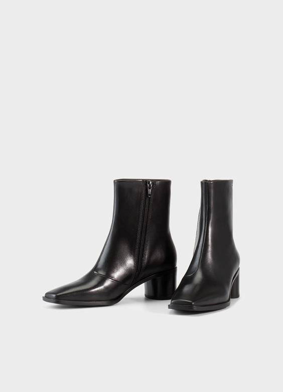 Vagabond - Fay Black