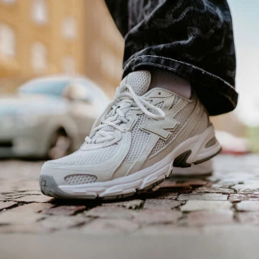 New Balance 740