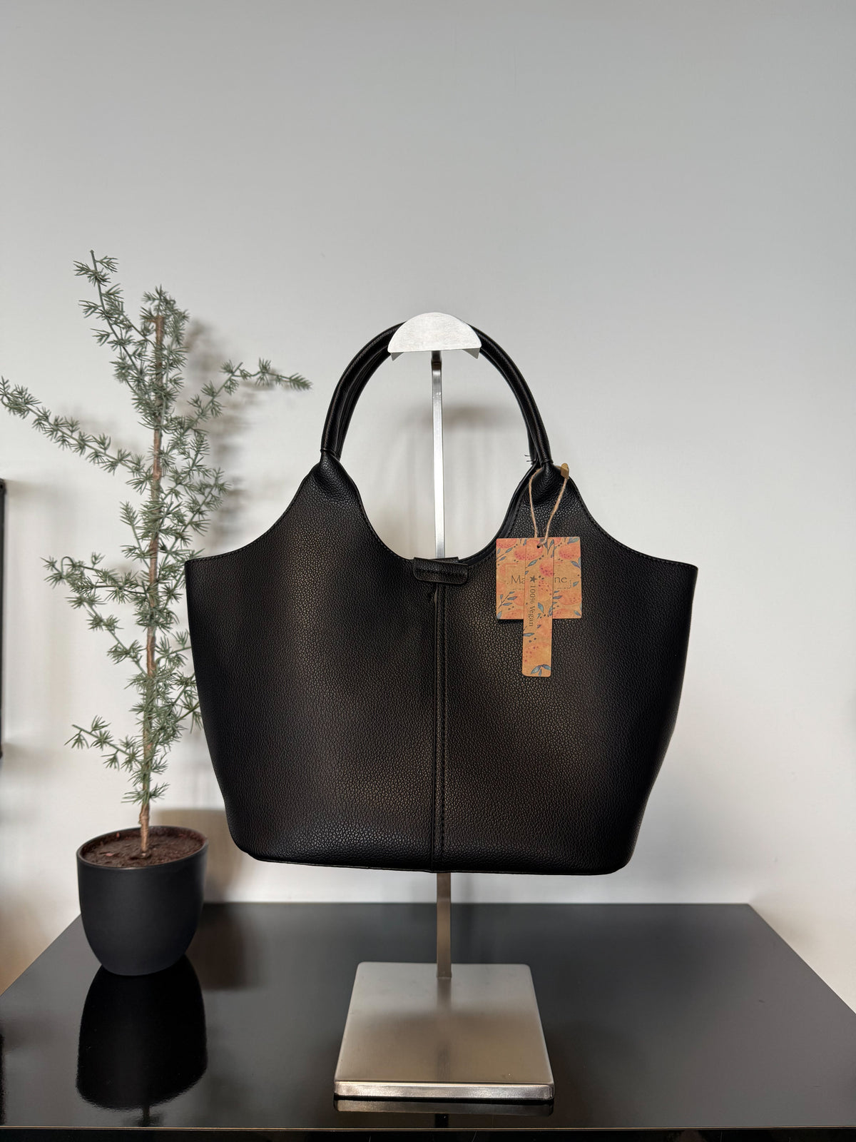 Taska 81 - Black