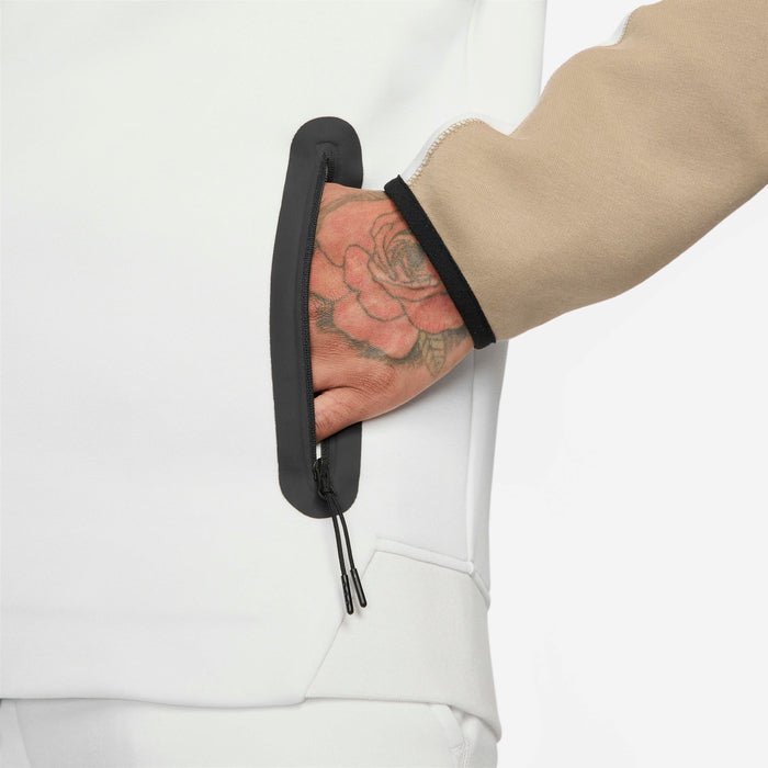 Nike Tech Fleece Peysa