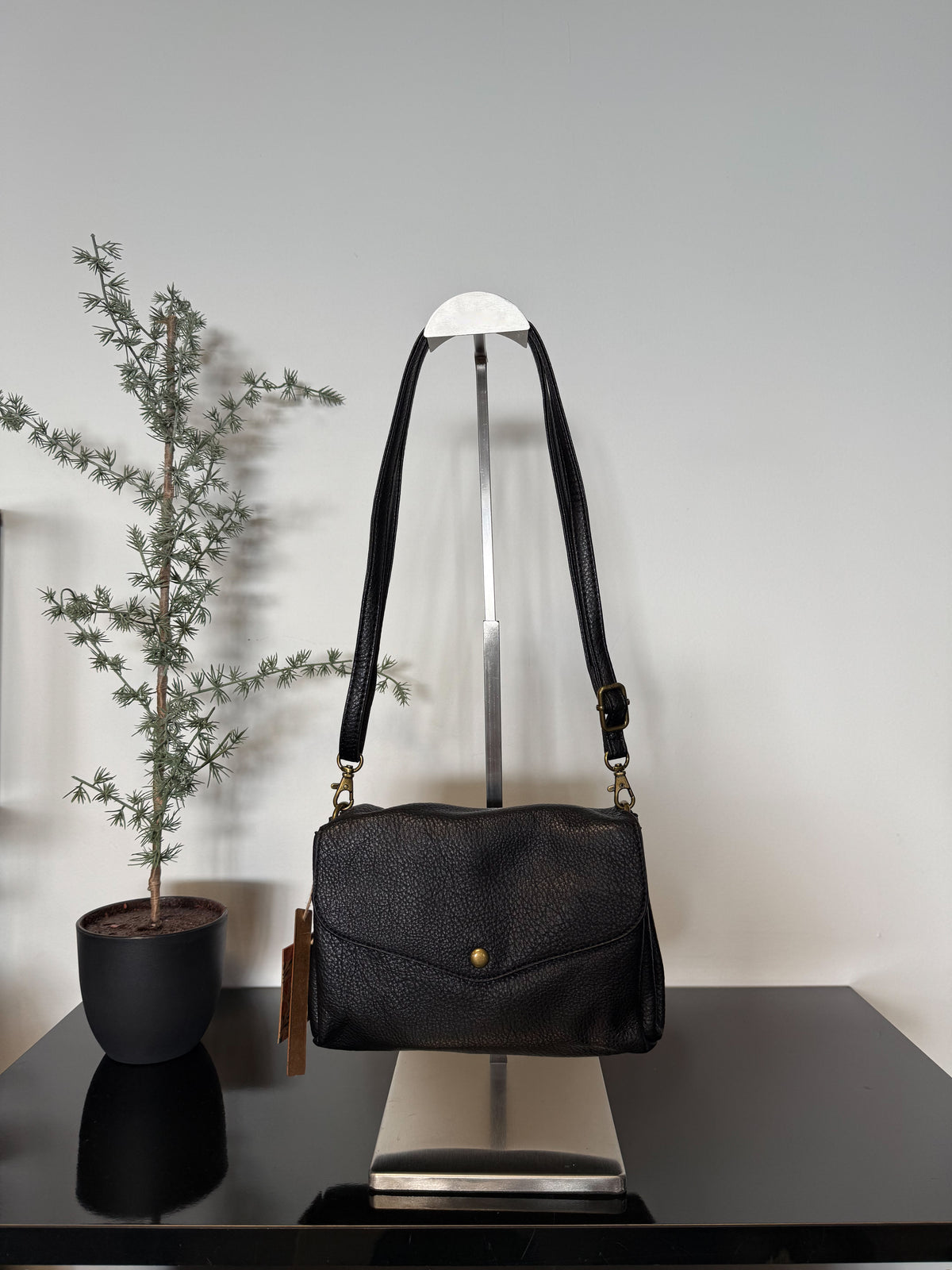 Taska 38 - Black