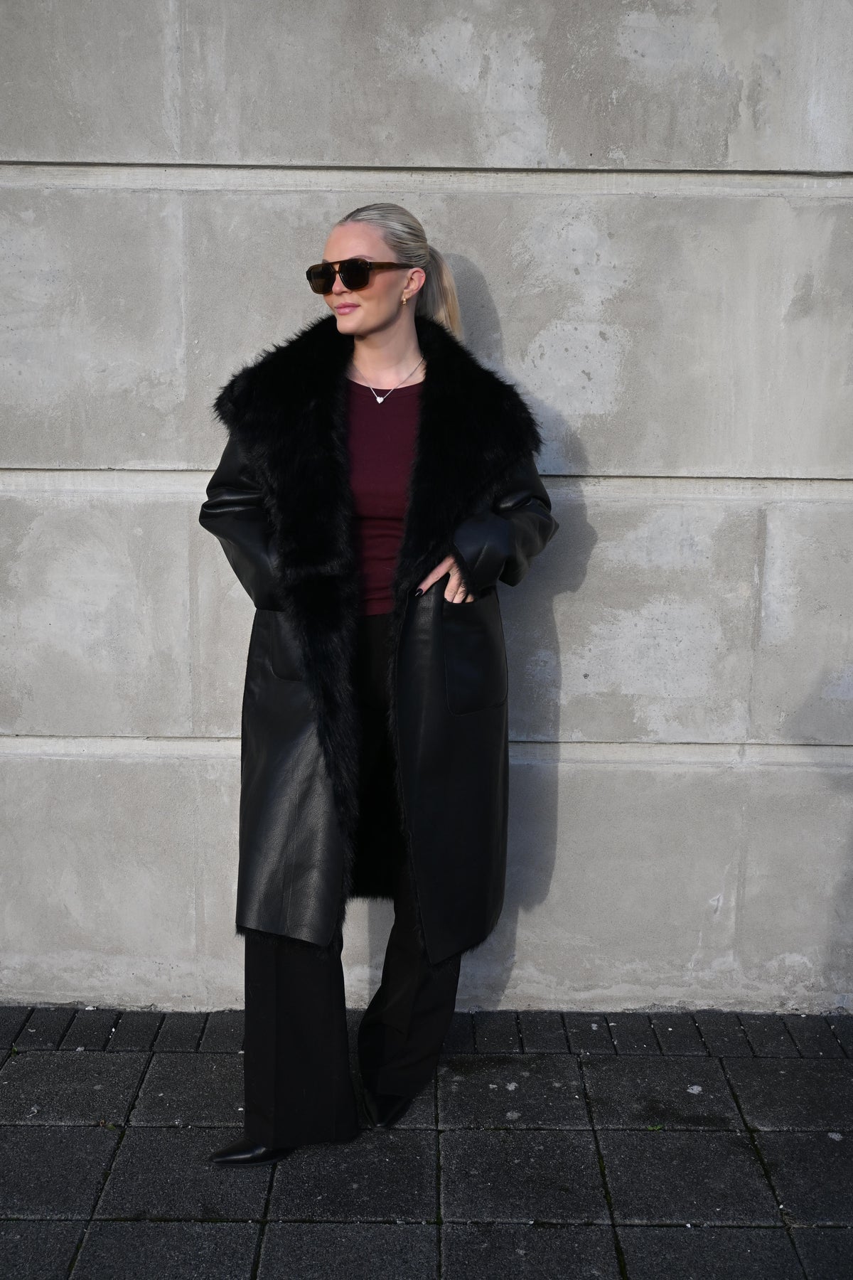 Reverseble Loðkápa - Black/Black