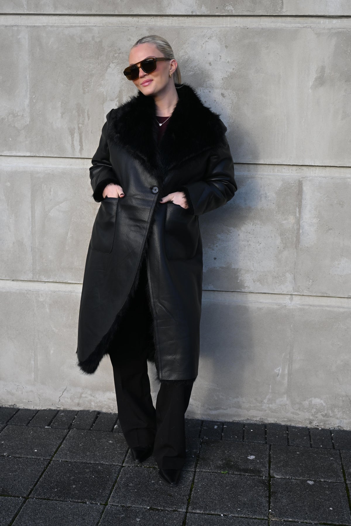 Reverseble Loðkápa - Black/Black