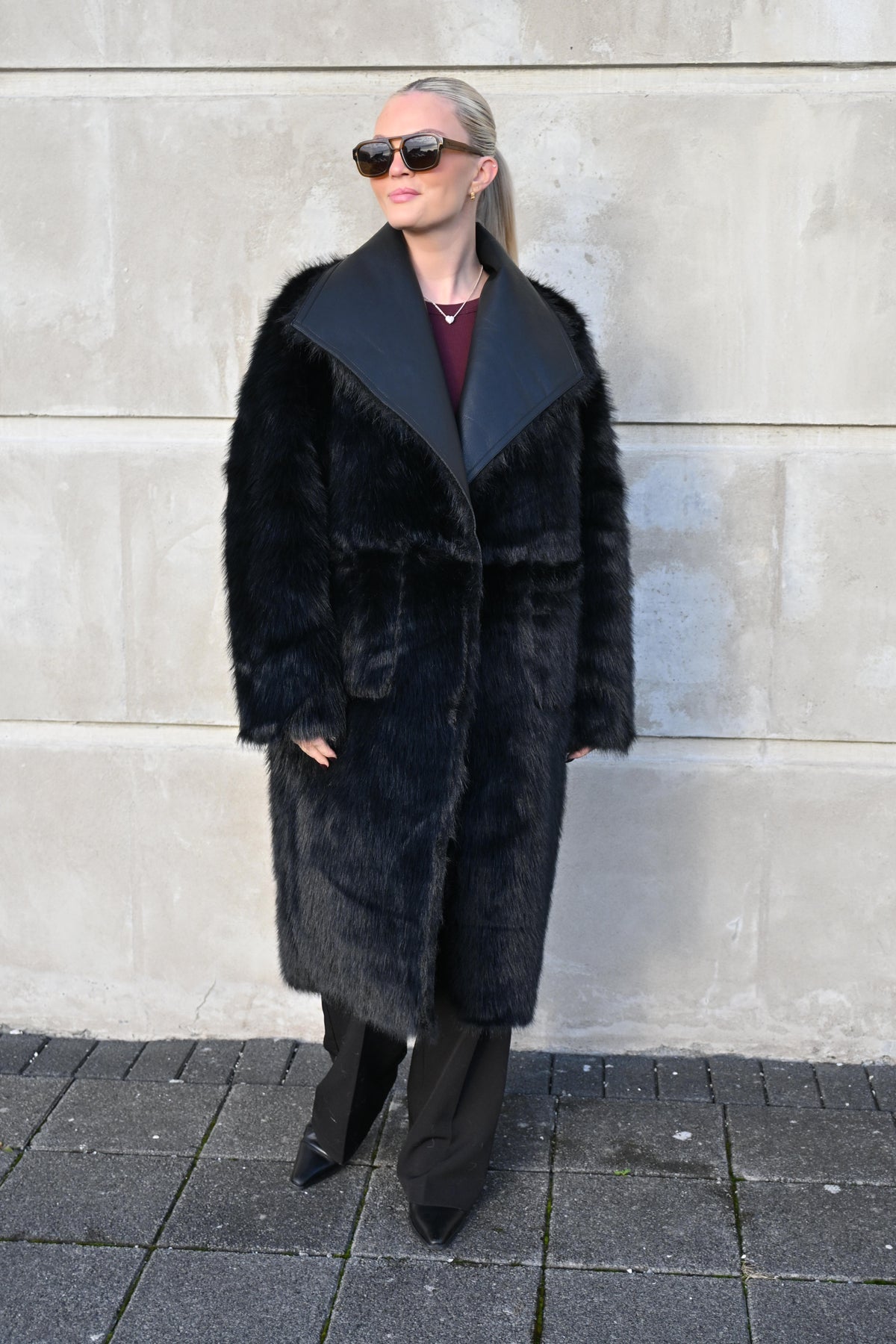 Reverseble Loðkápa - Black/Black