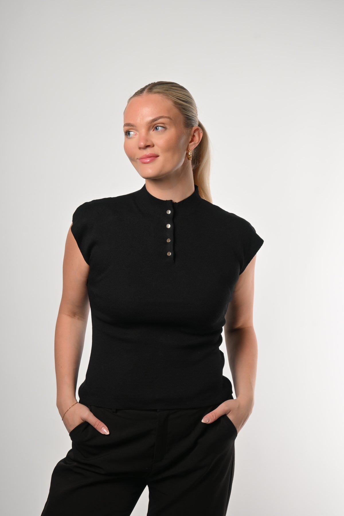 Button Top