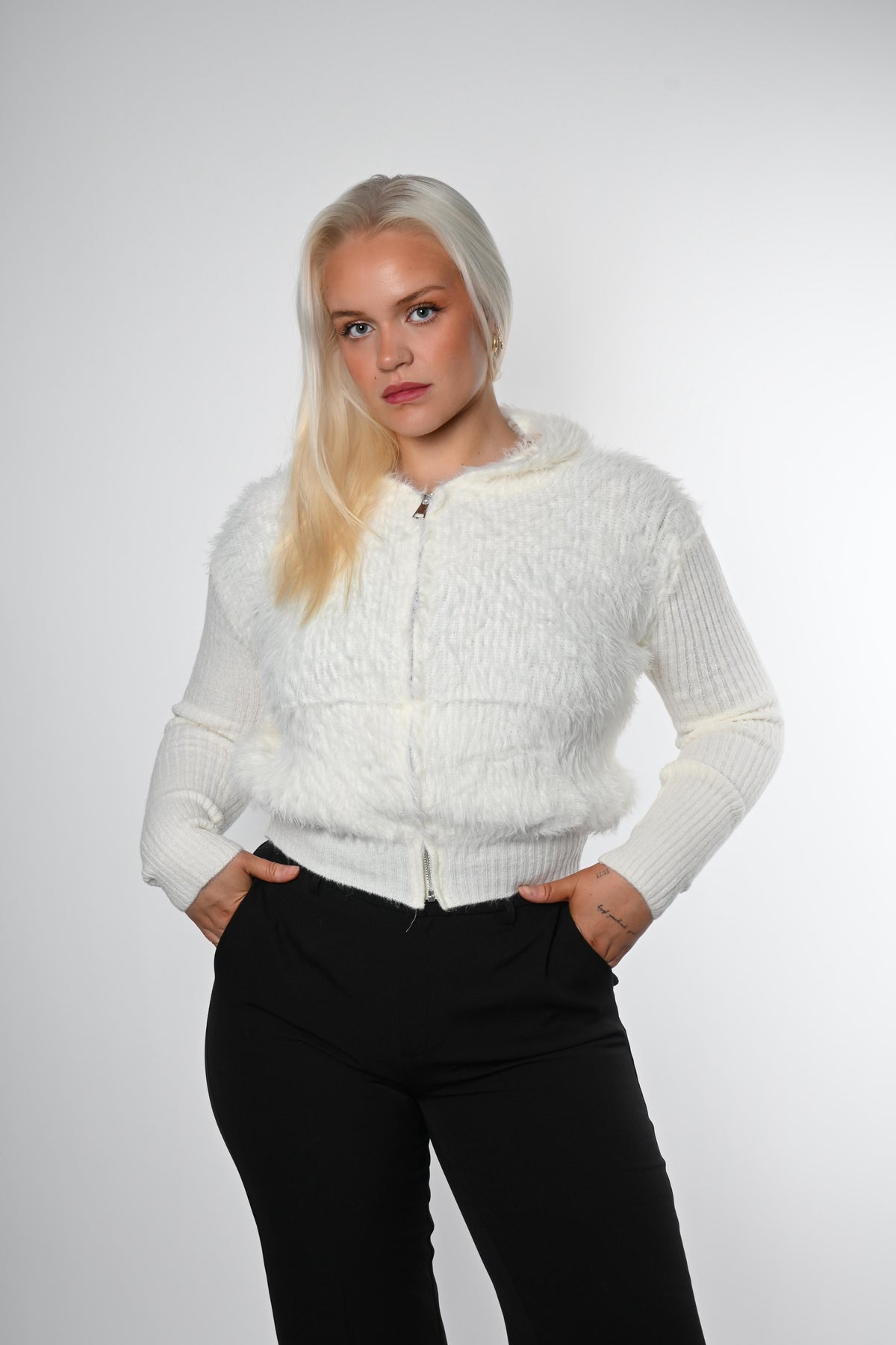 Loðpeysa með hettu