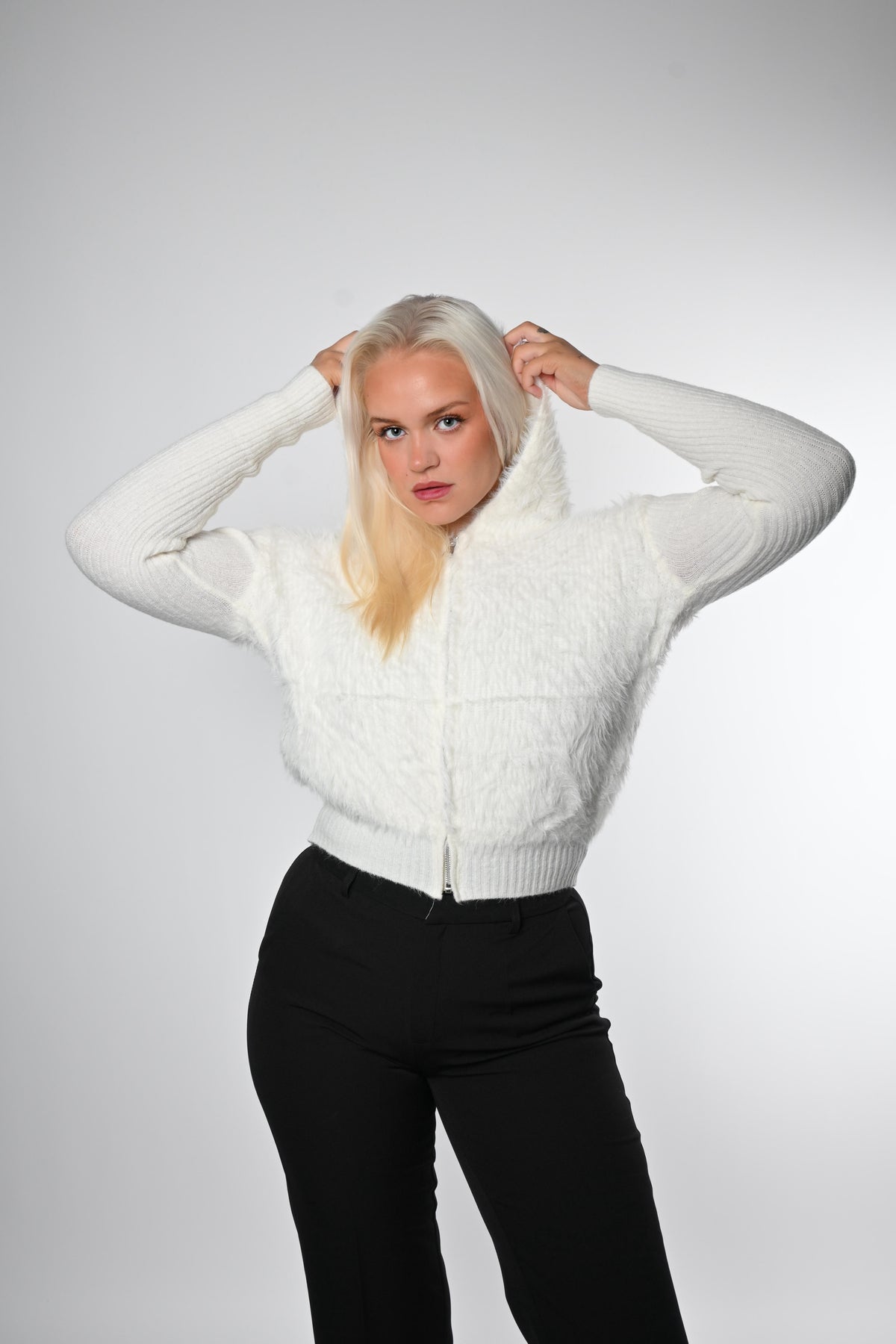 Loðpeysa með hettu