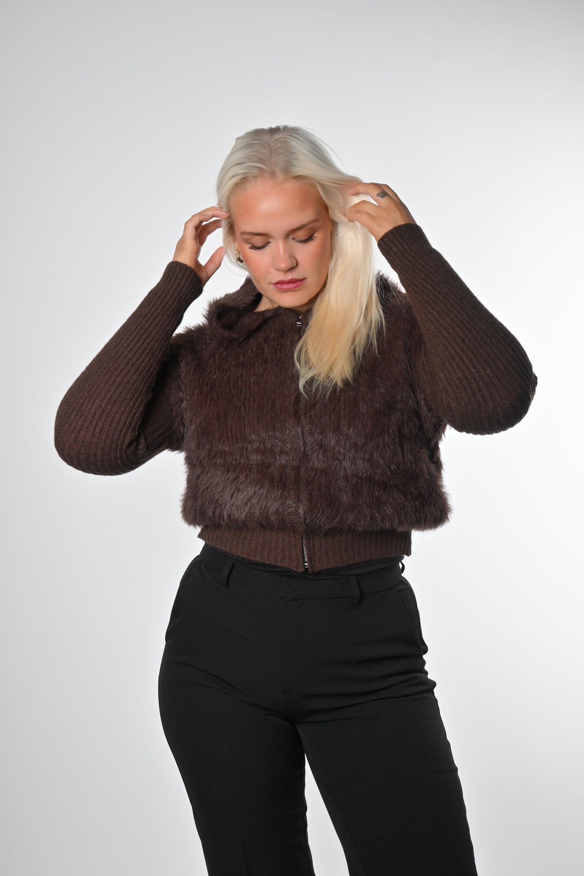 Loðpeysa með hettu