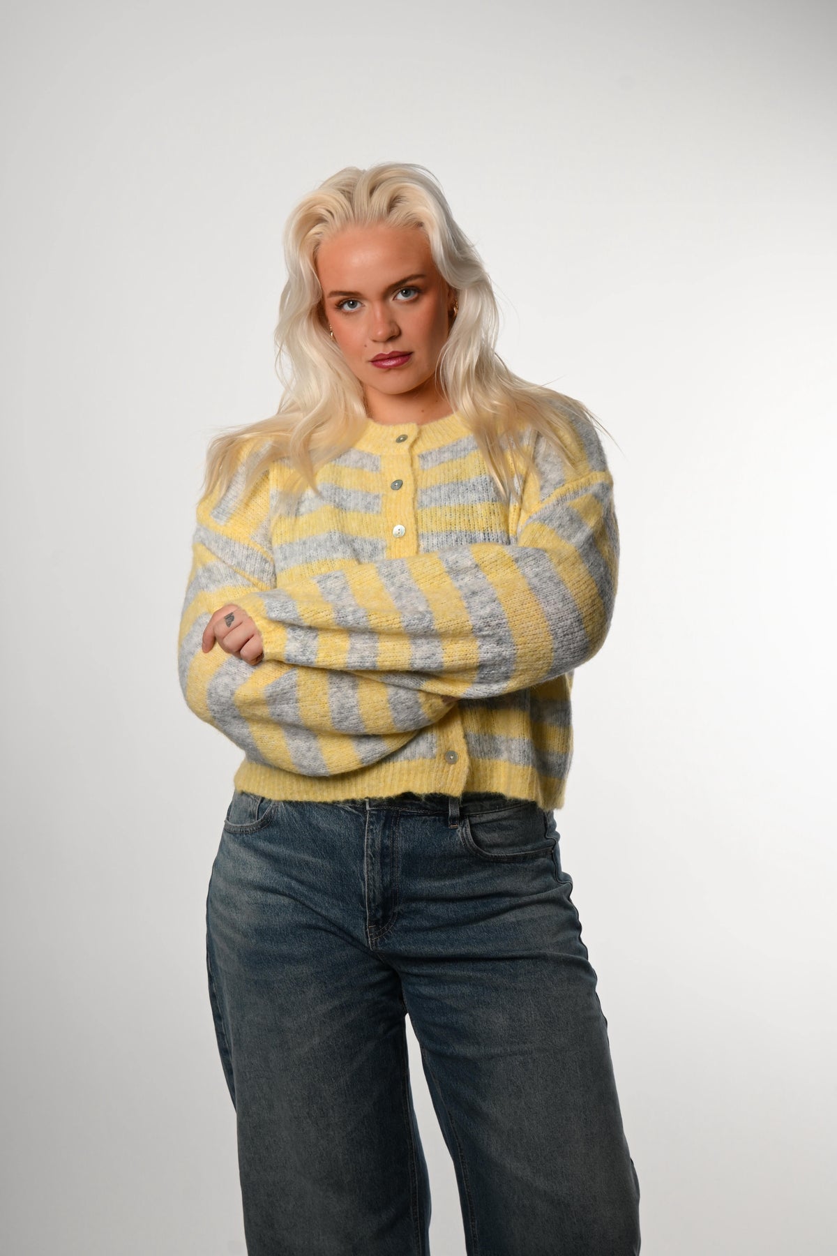 Röndótt Hneppt Peysa