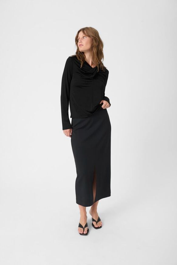 Soaked in Luxury - Clara Bolur